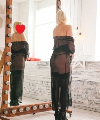 Молодая, стройная и горячая блондинка. Приглашаю к себе в гости на незабываемое время. Готова исполнить все твои фантазии и желания. Фото настоящие, обещаю, не пожалеешь! 9878, 39 лет